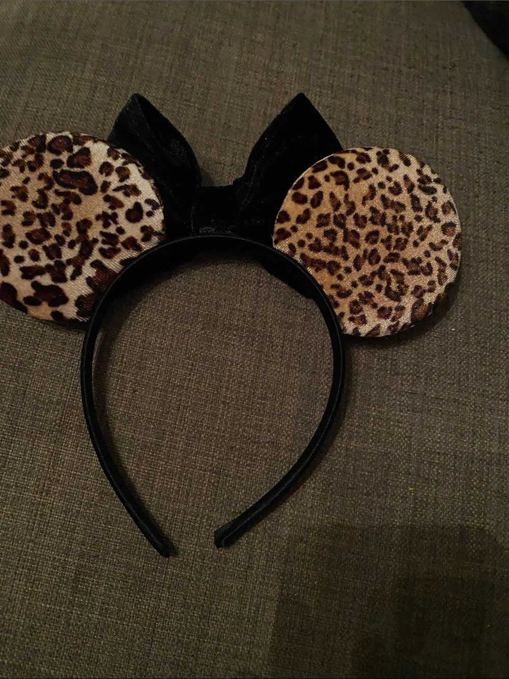 Disney Safari Leopard Print Minnie Ears Headband with Black Bow